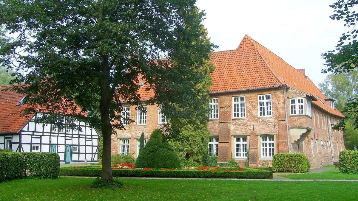 Blick auf die Burg Blomendal